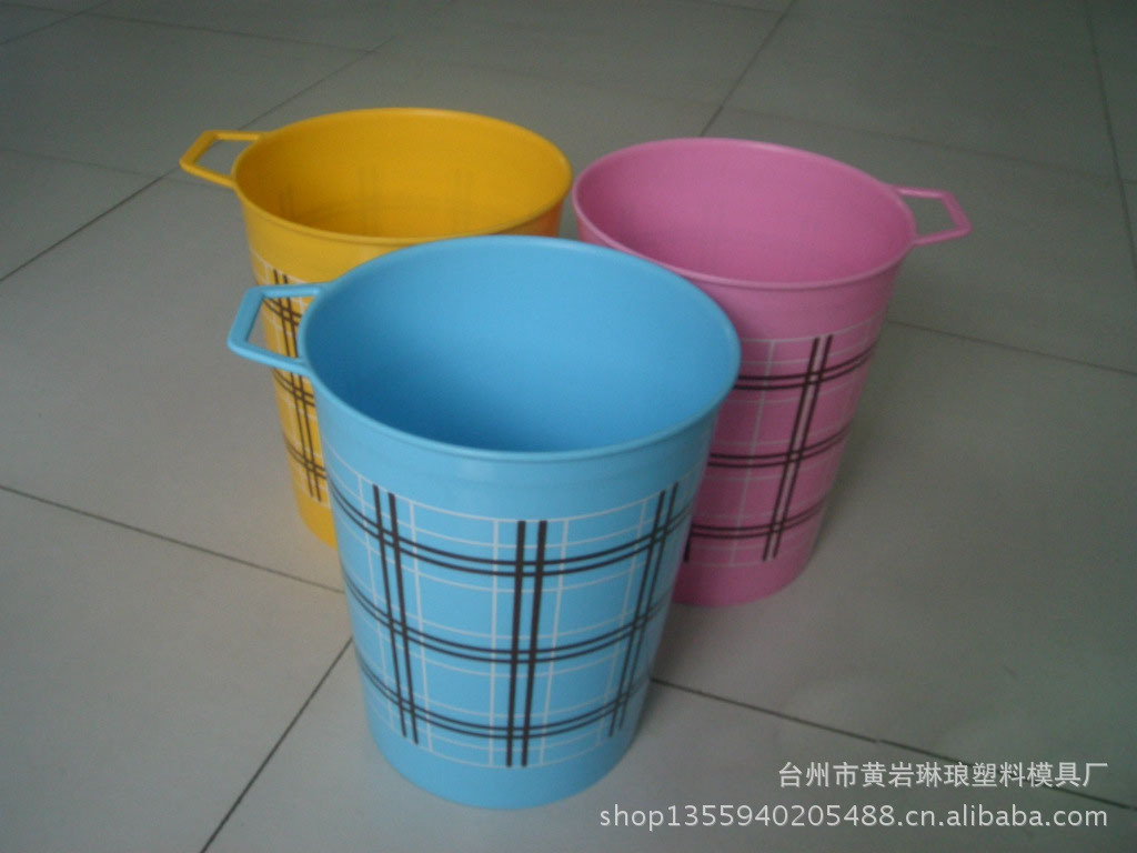廠家直銷居家日用衛(wèi)生桶 塑料環(huán)保PP手拎時(shí)尚格雜物垃圾桶解析